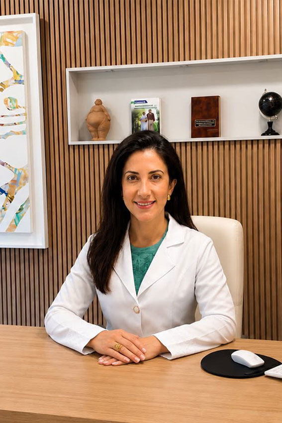 Dra. Aline Favere